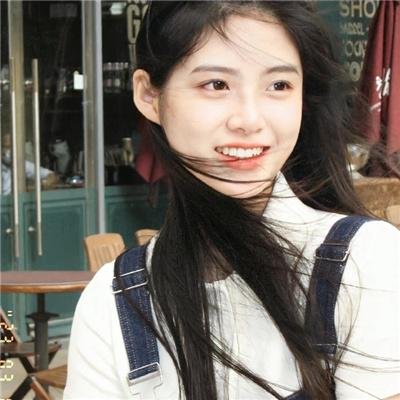 她与她的自画像